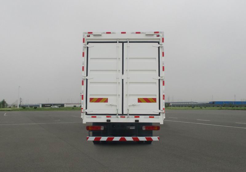 豪沃牌ZZ5257XYKM46CGF1翼开启厢式车公告图片