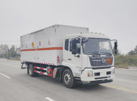 爆破器材运输车