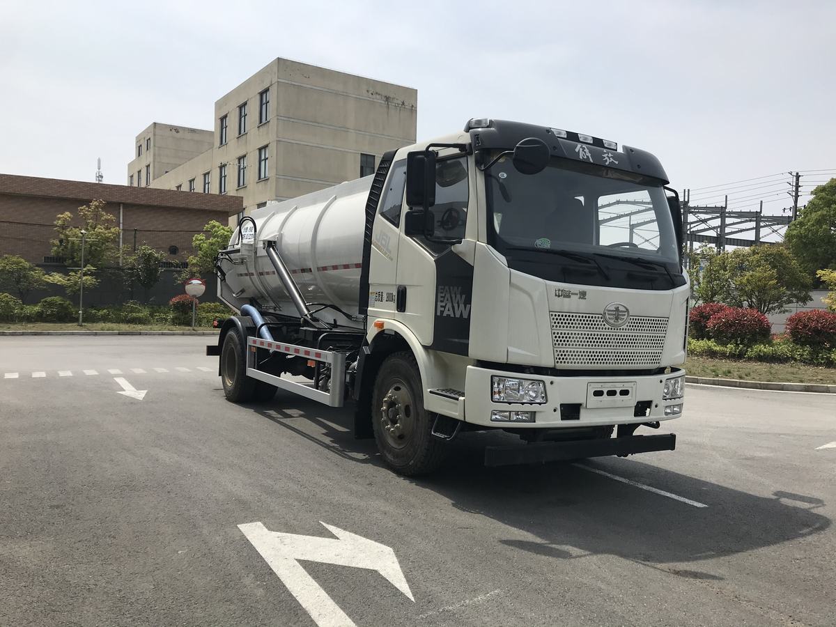 CGJ5181GXWCAE6 三力牌吸污车图片