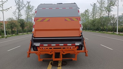 東風(fēng)牌EQ5125ZYSS6壓縮式垃圾車公告圖片