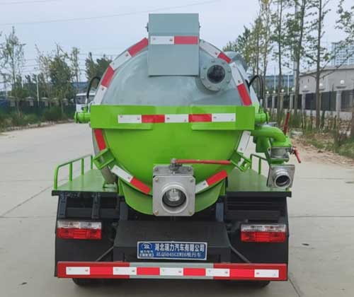 吸污车图片