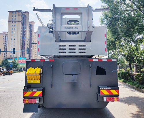 中联牌ZLJ5550JQZ400A全地面起重机公告图片