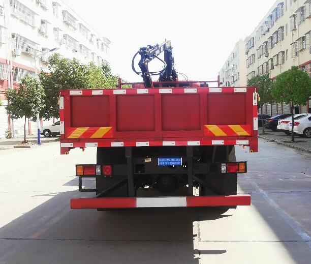 抓斗式垃圾车图片