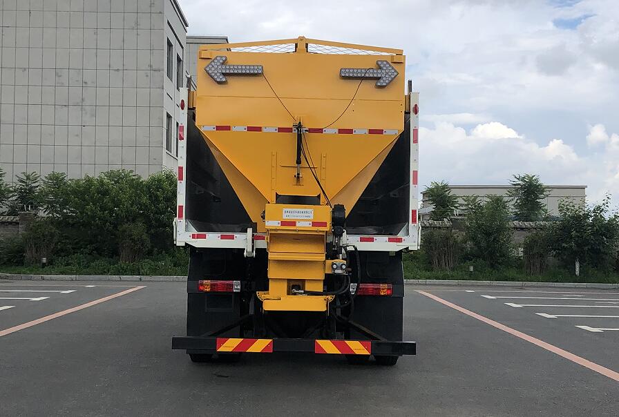 钜雪牌CYD5180TCXCF除雪车公告图片
