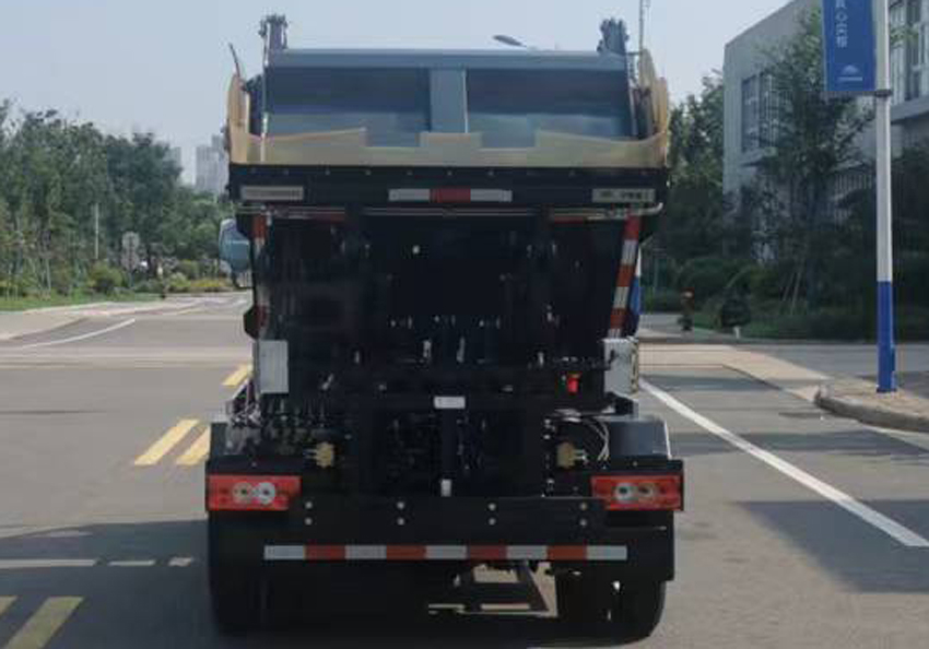 宇通牌YTZ5040ZZZ60D6自装卸式垃圾车公告图片