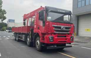 随车起重运输车