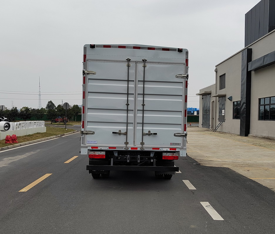東風(fēng)牌EQ5040CCY7TDFDAC倉柵式運輸車公告圖片