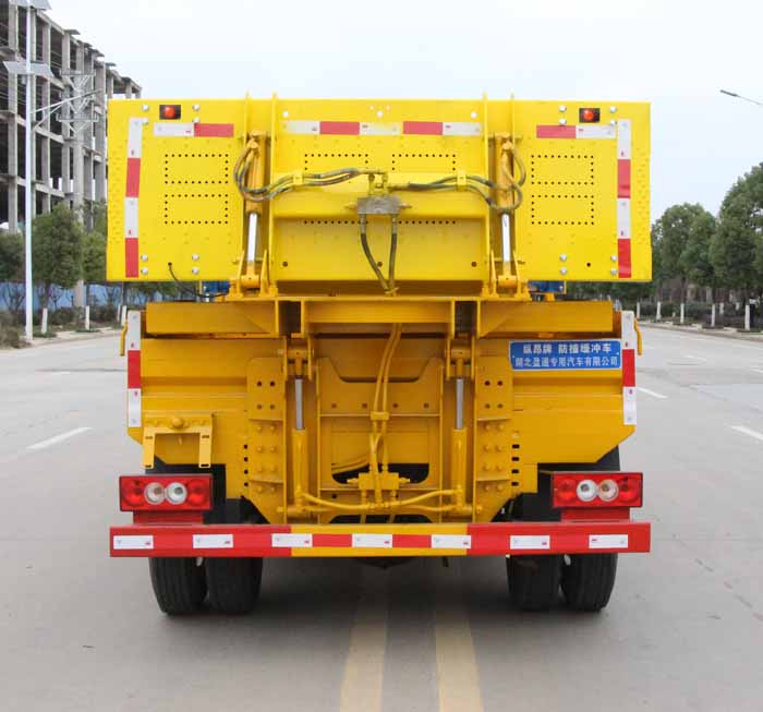 纵昂牌CLT5041TFZBJ6防撞缓冲车公告图片