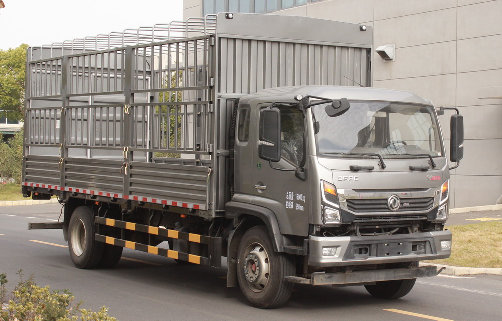 东风牌EQ5161CCYL8TDFAC仓栅式运输车