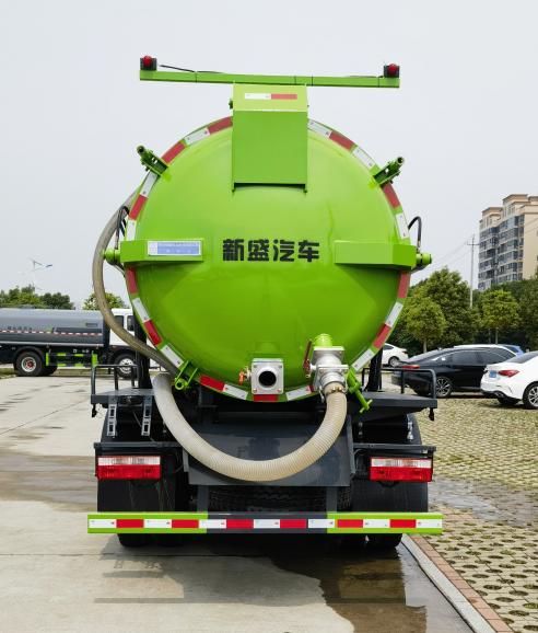 吸污车图片