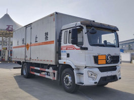 爆破器材运输车