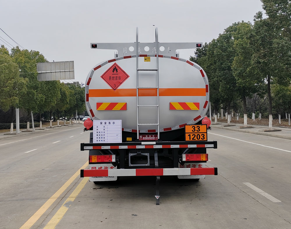 专威牌HTW5182GJYEQ6加油车公告图片