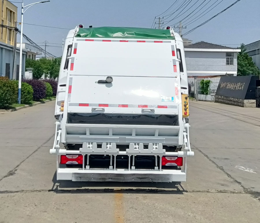 三聯(lián)牌YSY5120ZYSBEV純電動壓縮式垃圾車公告圖片