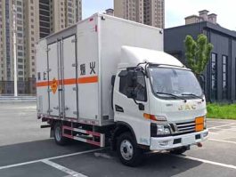 爆破器材运输车