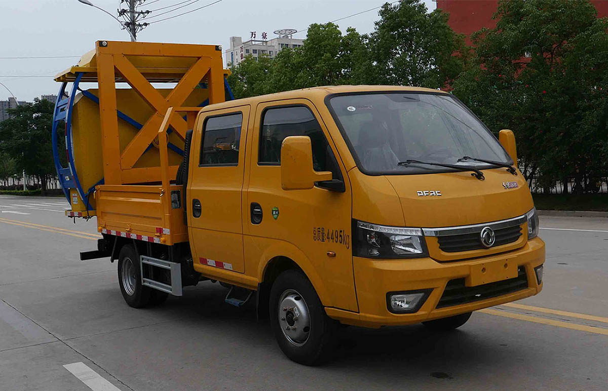 华通牌HCQ5040TFZEQ6防撞缓冲车