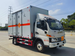 爆破器材运输车