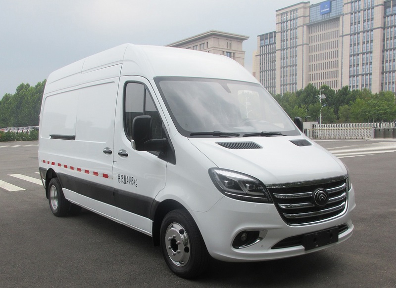 ZK5046XXY6 宇通牌厢式运输车图片