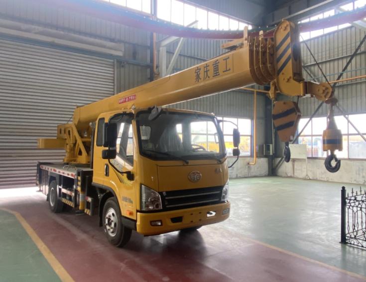 LFV5090JQZCA6型汽车起重机图片
