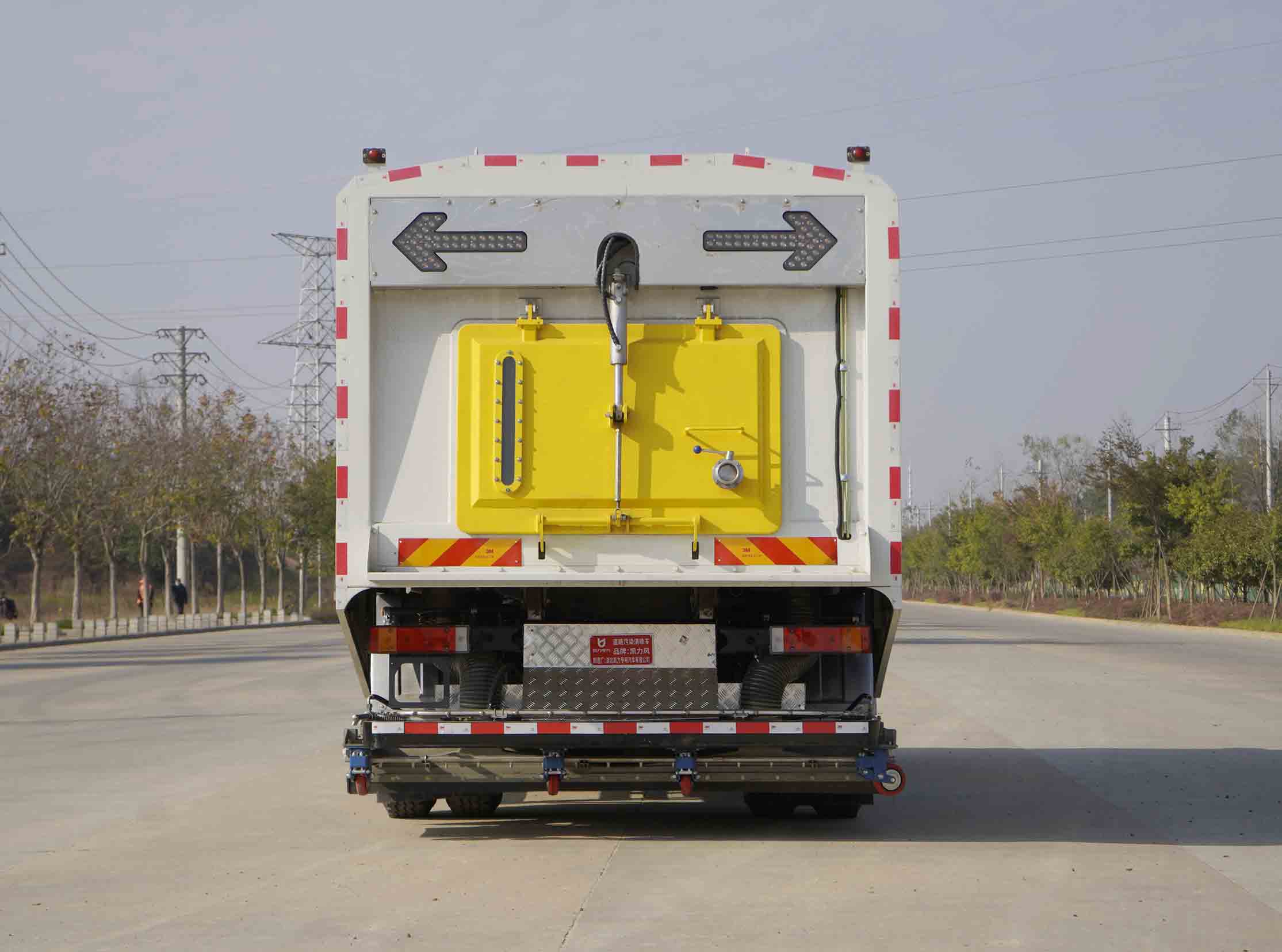 道路污染清除车图片