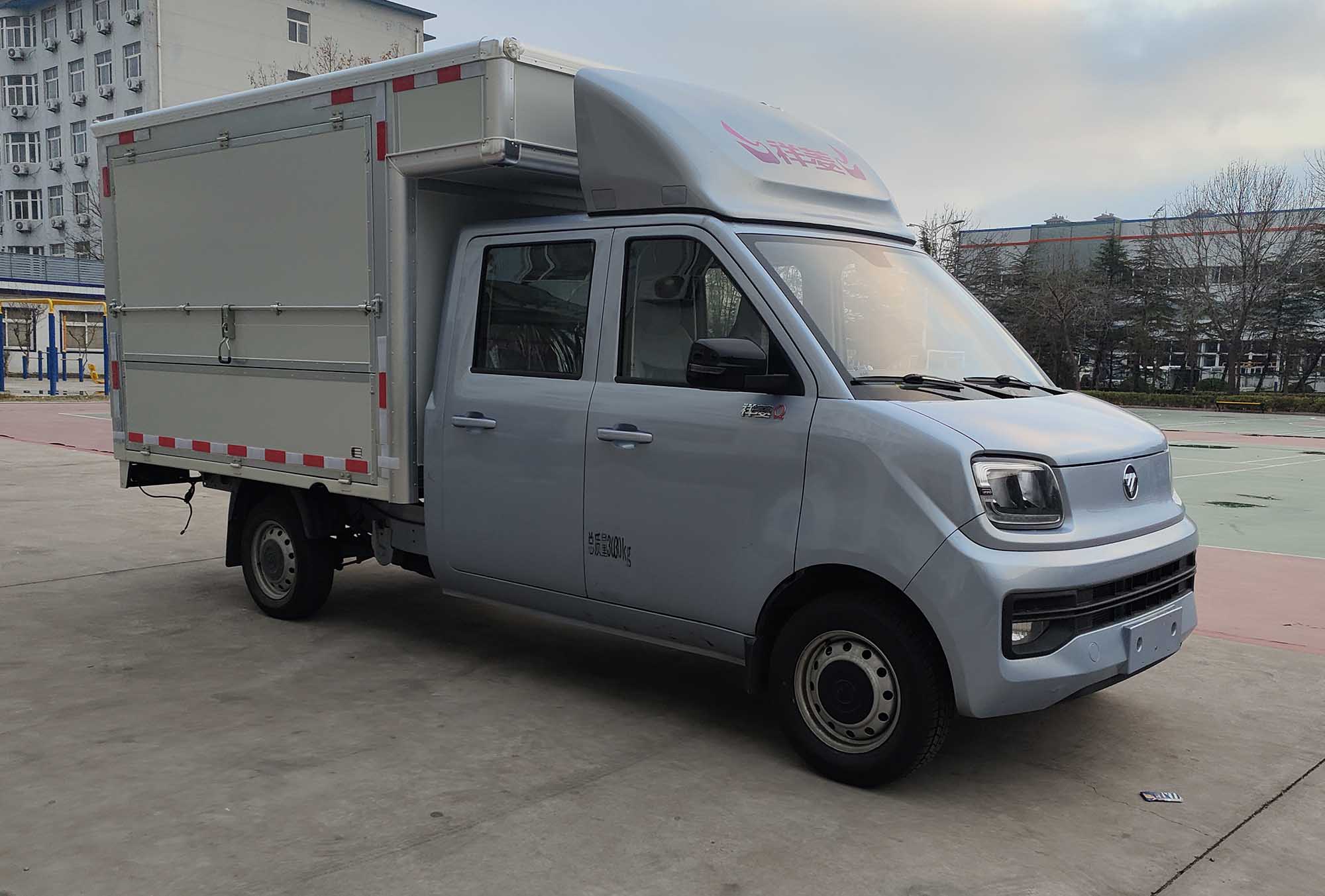 福田牌BJ5030XYK6AV6-73翼开启厢式车公告图片