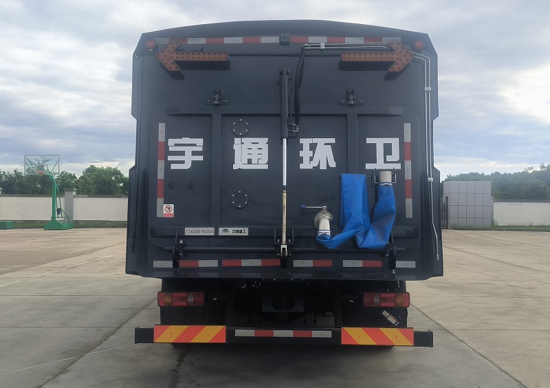 宇通牌YTZ5186TXSD1BEV纯电动洗扫车公告图片