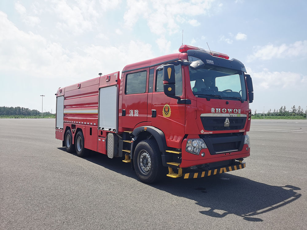 捷达消防牌SJD5290GXFSG120/HWA水罐消防车