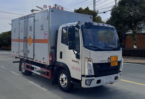 爆破器材运输车