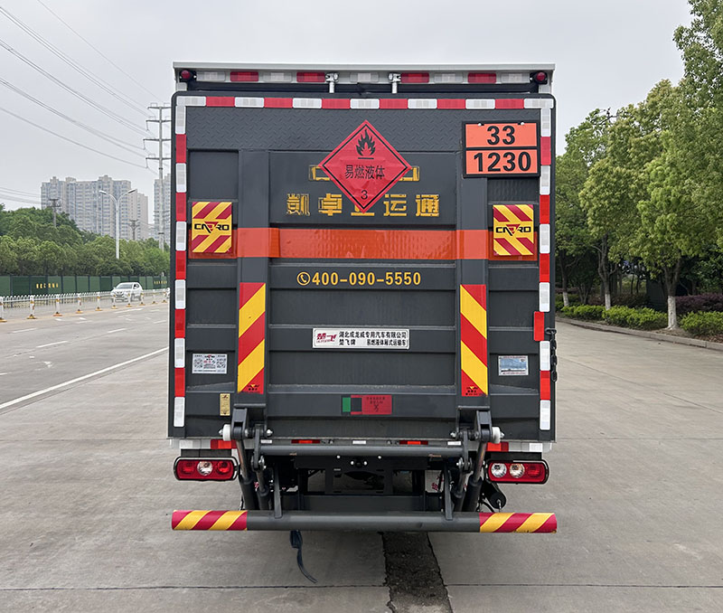 楚飞牌CLQ5040XRY6S易燃液体厢式运输车公告图片