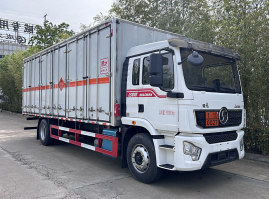 爆破器材运输车