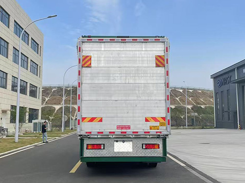 龙牧双星牌LMX5181XCQDF6雏禽运输车公告图片
