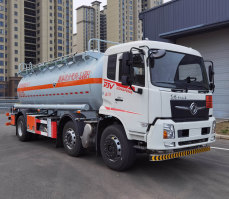 东驹牌LDW5263GFW6D腐蚀性物品罐式运输车