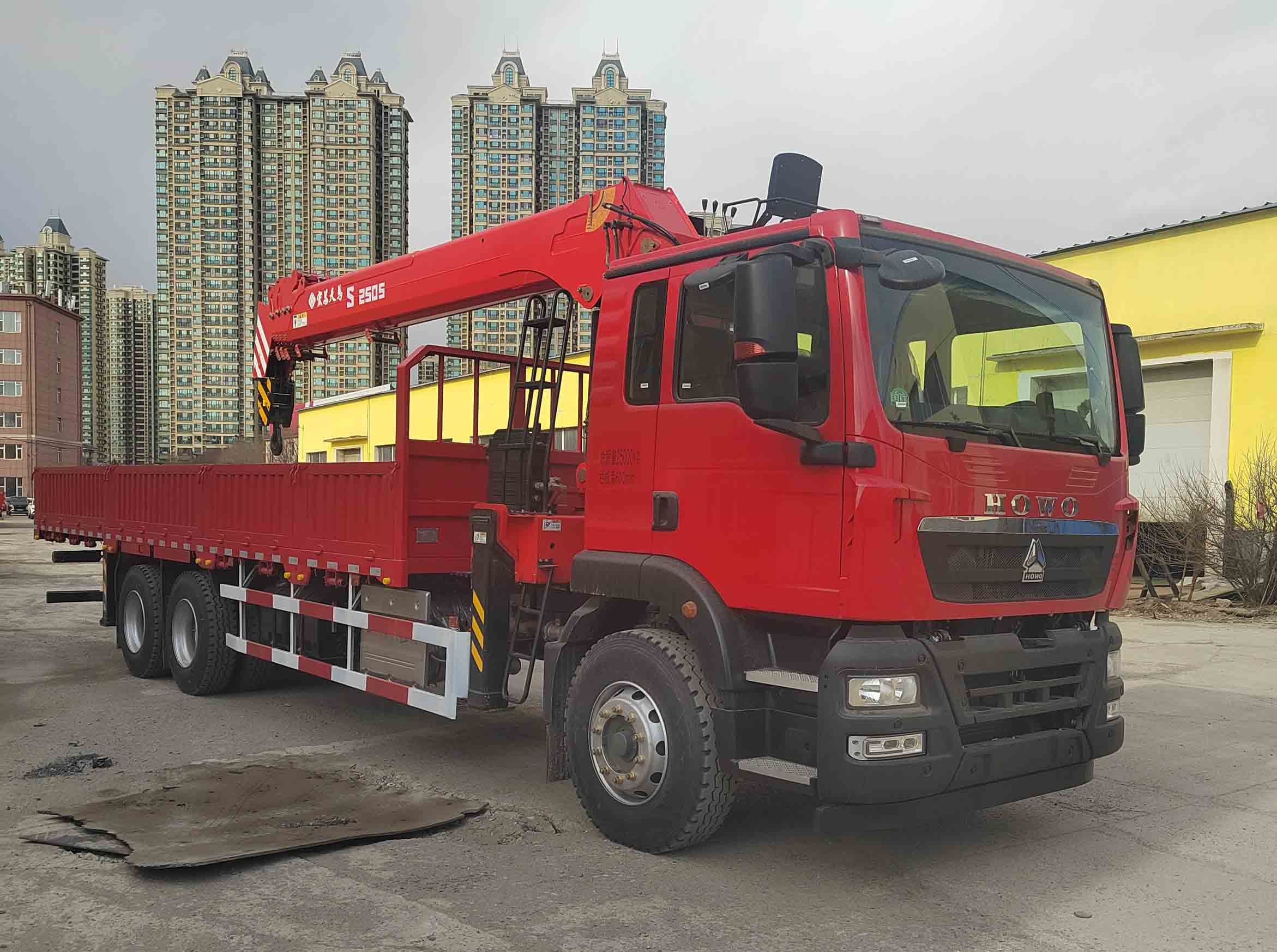 SGZ5250JSQZZ6T5型随车起重运输车图片