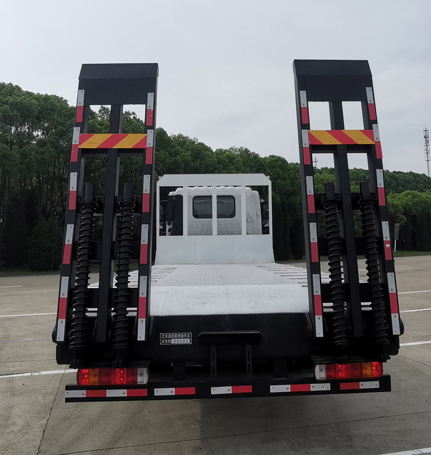欧曼牌BJ5251TPBY6DPS-01平板式货车公告图片