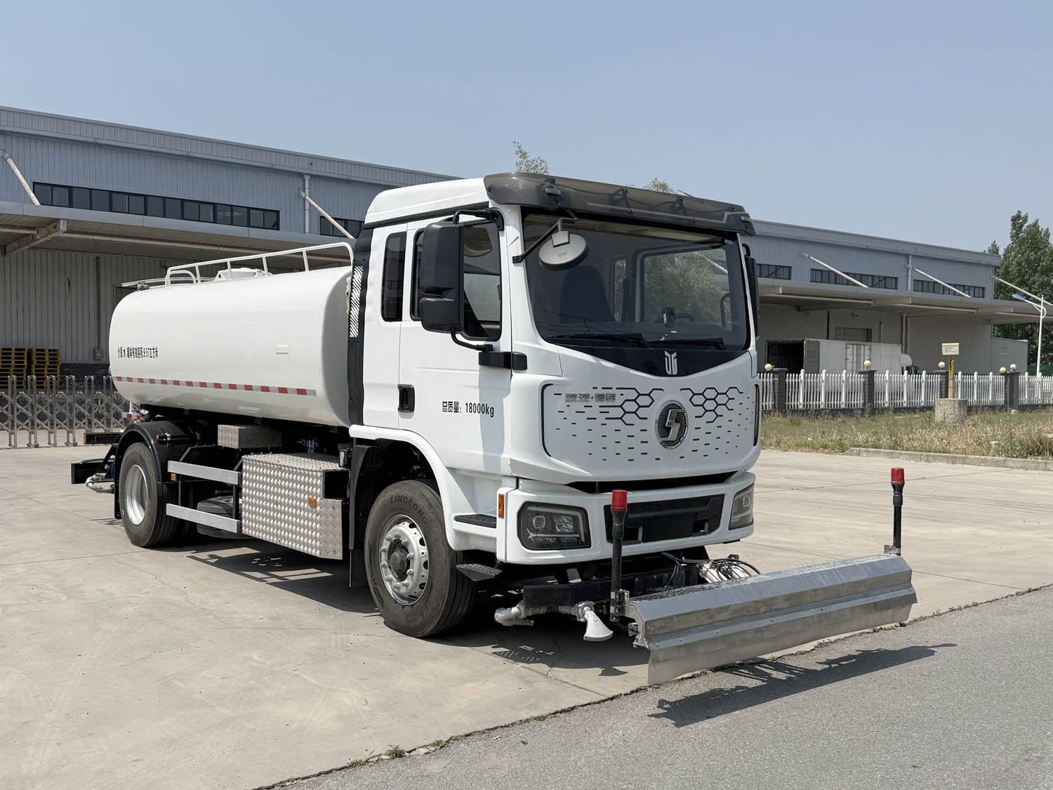SZZ5181GQXBEV2型纯电动清洗车图片