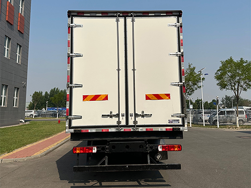 欧曼牌BJ5181XLCEVANF-04换电式纯电动冷藏车公告图片
