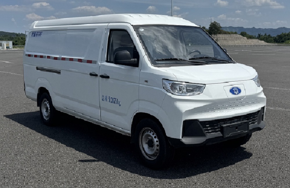 重特牌QYZ5030XLCLCBEV纯电动冷藏车