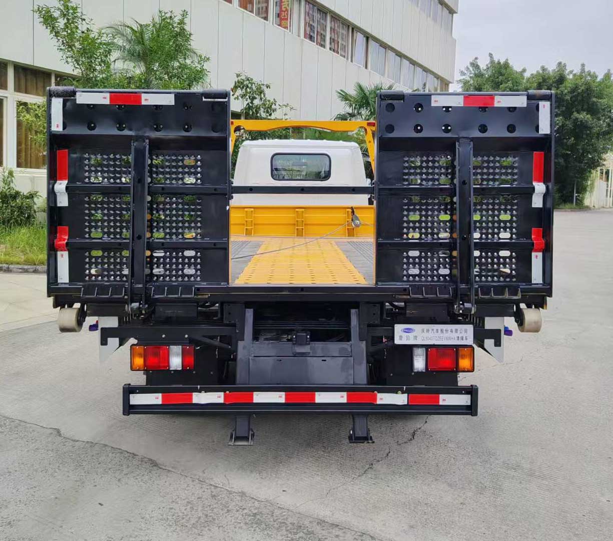 慶鈴牌(繁體)牌QL5040TQZBEVNWHA純電動(dòng)清障車(chē)公告圖片