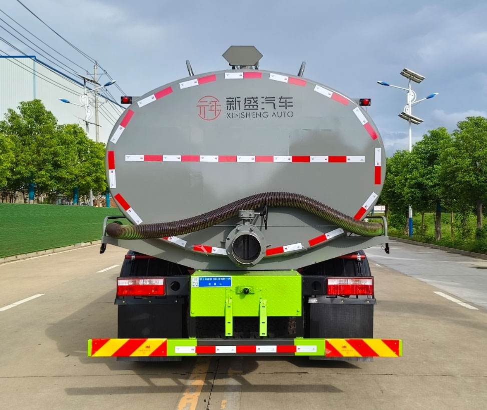吸粪车图片