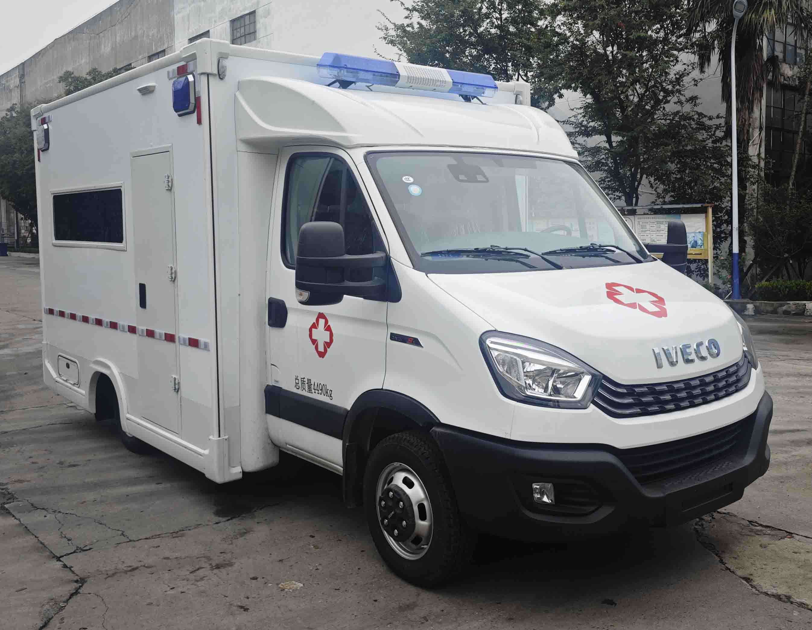 宏运牌HYD5042XJHNJ救护车