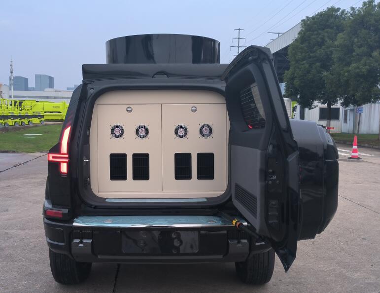 钧天牌JKF5030XTXPHEV817插电式混合动力通信车公告图片