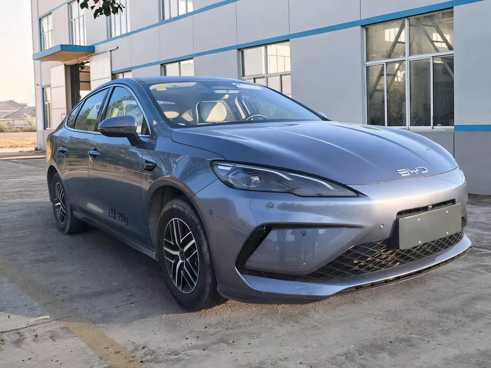 MN5020XGJPHEV11 明诺牌插电式混合动力工具车图片