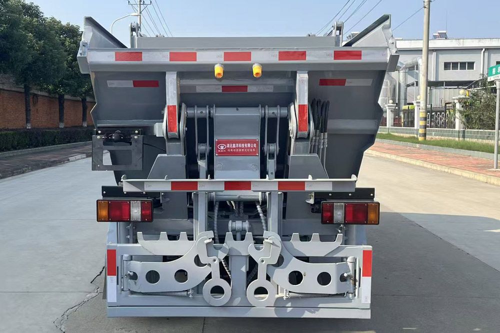 歐威沃牌CXK5045ZZZBEV純電動(dòng)自裝卸式垃圾車(chē)公告圖片