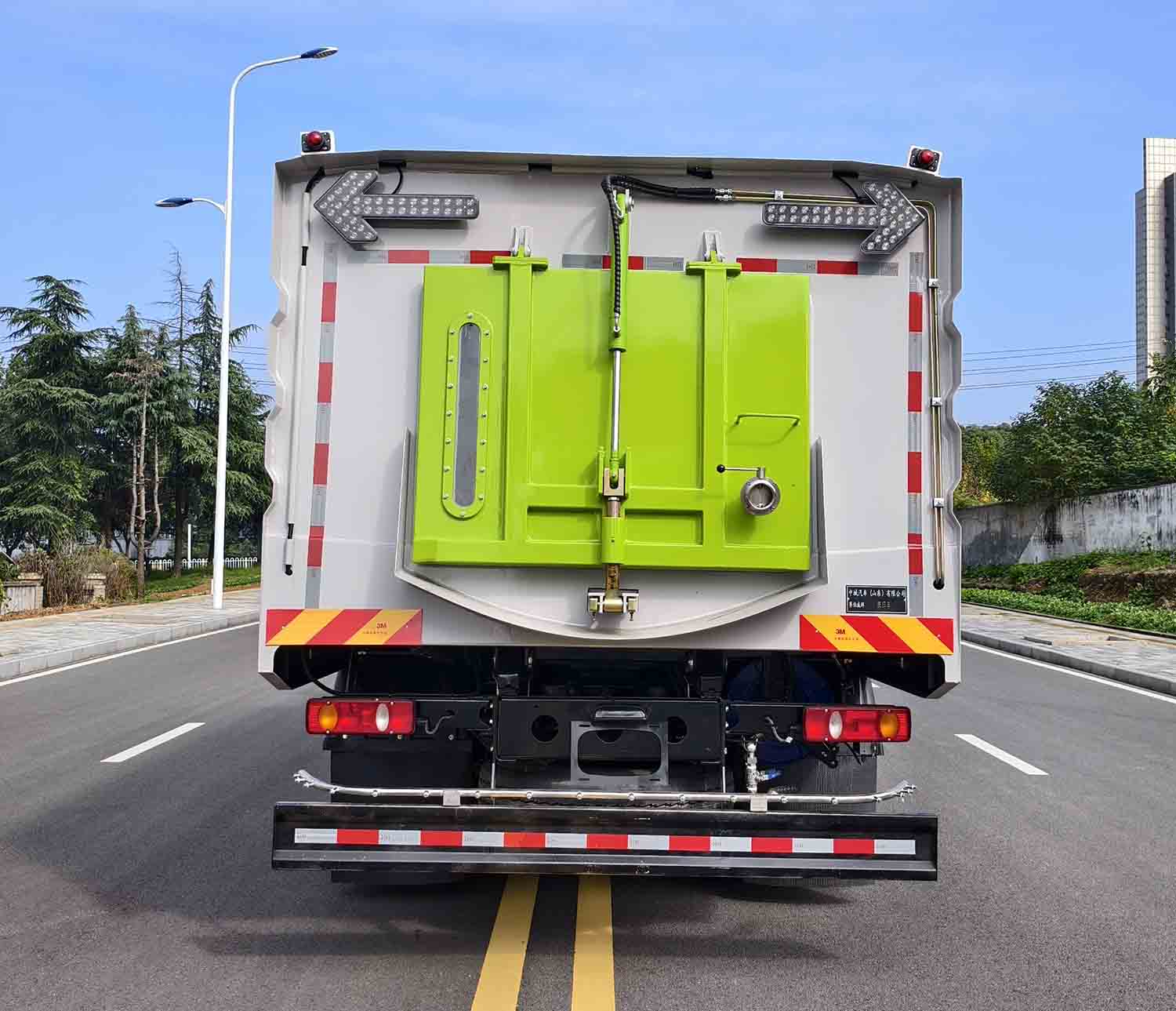 赛伯威牌ZCA5180TXSDF6洗扫车公告图片