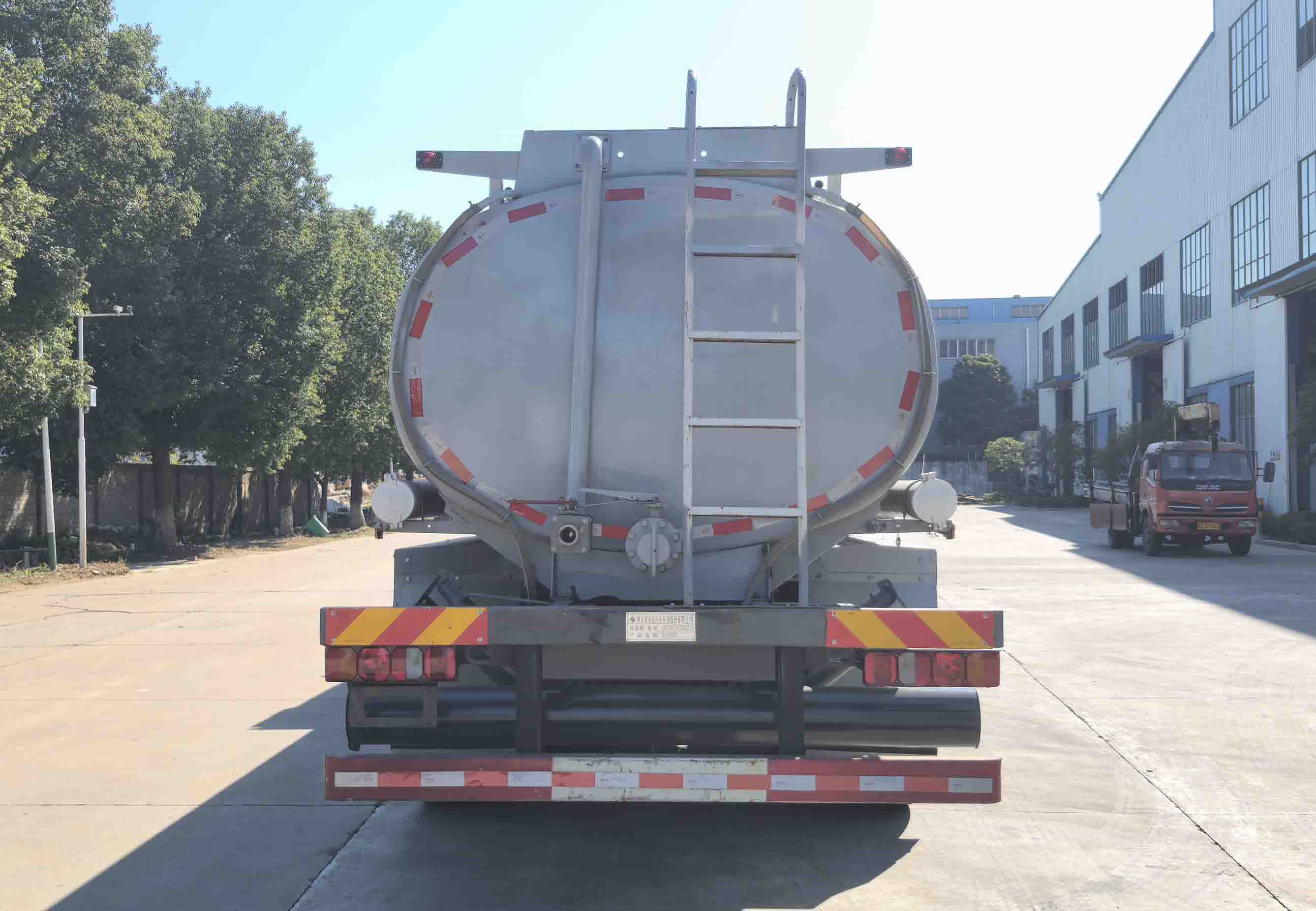 齊星牌QXC5316TGYZBEV純電動供液車公告圖片