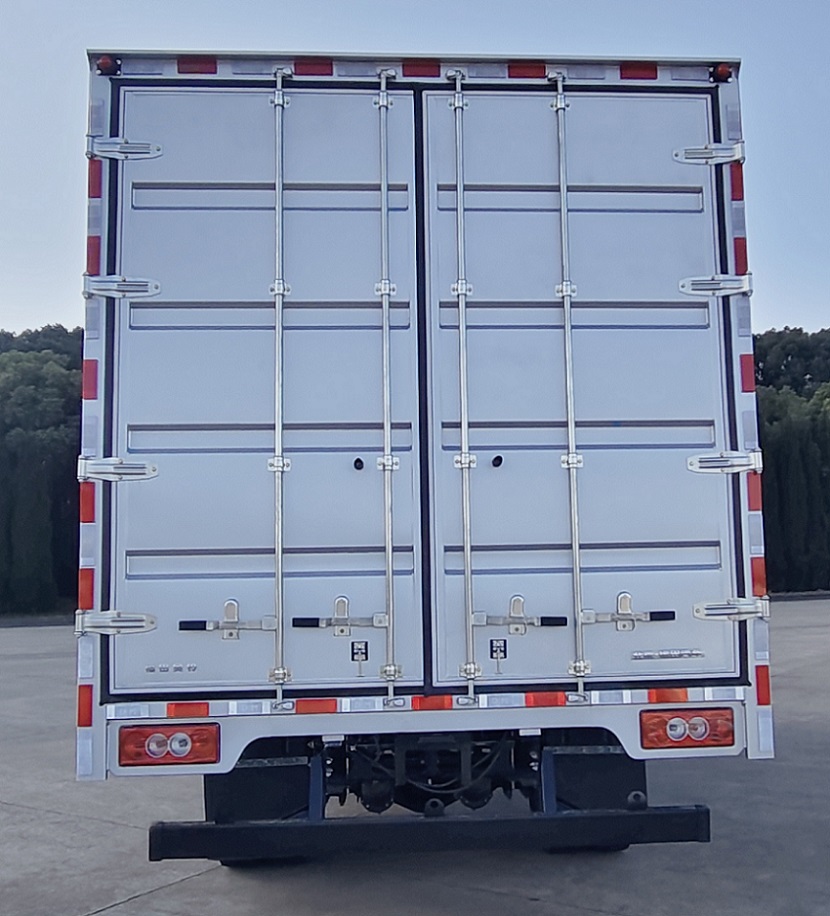 福田牌BJ5098XXYEJBA-AB4厢式货车公告图片