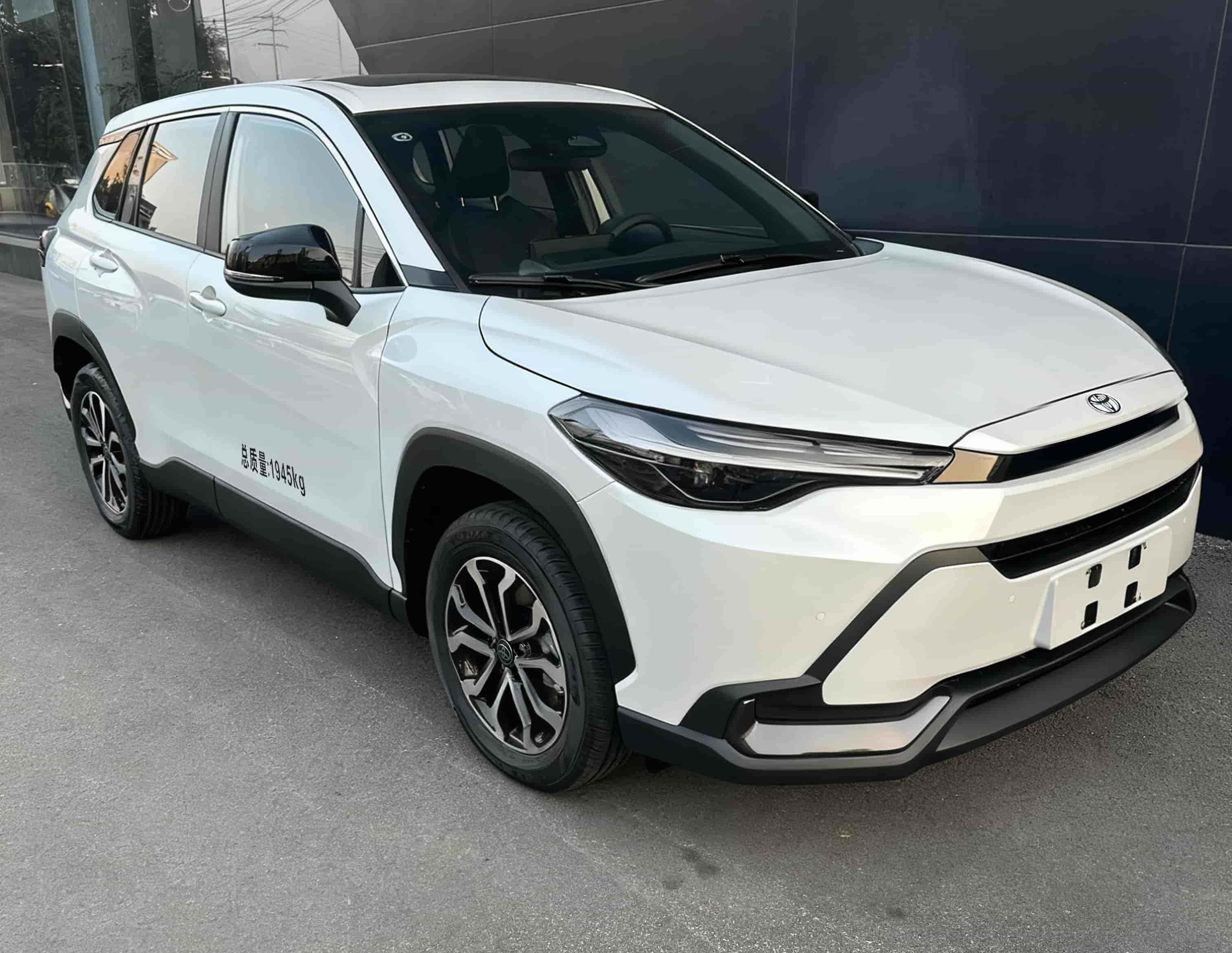 明诺牌MN5024XGJHEV16混合动力工具车