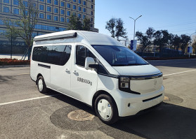 伴旅辰牌LLC5031TSYBEV纯电动宿营车