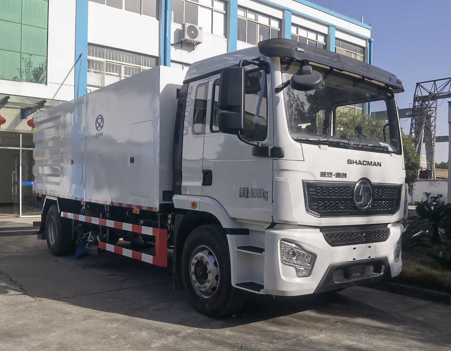 SSZ5181TXCBEV 交大神舟牌纯电动吸尘车图片