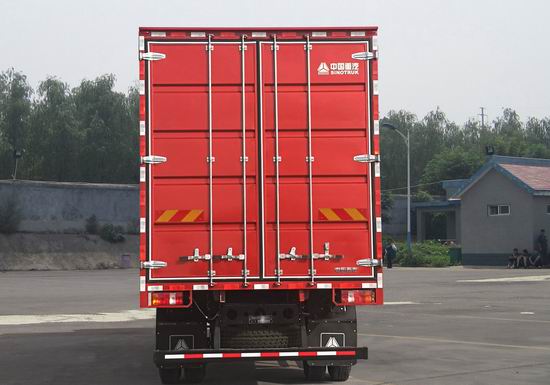 豪沃牌ZZ5167XXYH4215F1廂式運(yùn)輸車公告圖片
