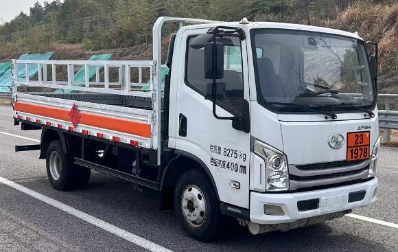 跃进牌SH5083TQPZFDDWZ气瓶运输车